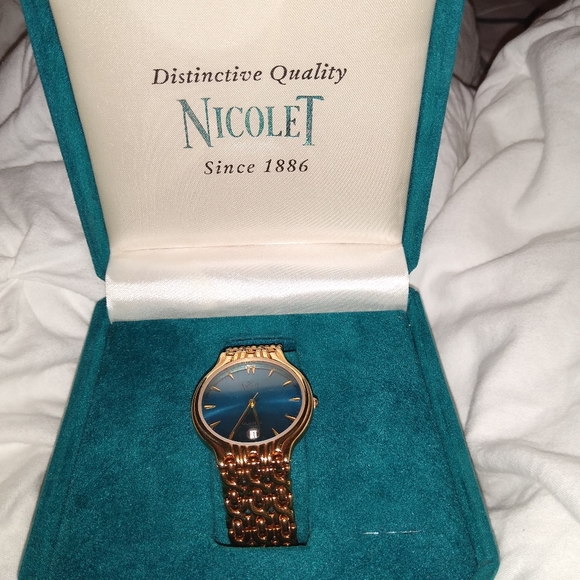 Vintage Nicolette Women's Watch - Picture 4 of 7